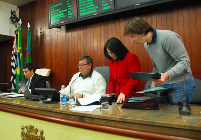 O presidente Gerson Sartori comanda os trabalhos