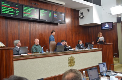 Professora Maria de Fátima Beato Corrêa da Silva falou representando os homenageados
