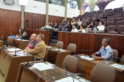 Os vereadores Rafael Antonucci, Marcelo Gastaldo e José Adair durante Audiência Pública