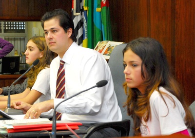 Alunos fazem apelo por melhorias em escola