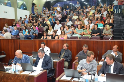 Autoescolas poderão ter intérprete de LIBRAS