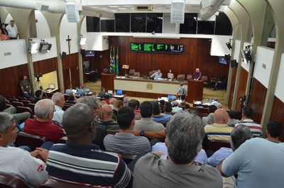 Câmara aprova alterações na lei dos taxistas