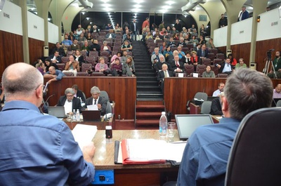 Câmara faz três sessões e homenagem antes do recesso