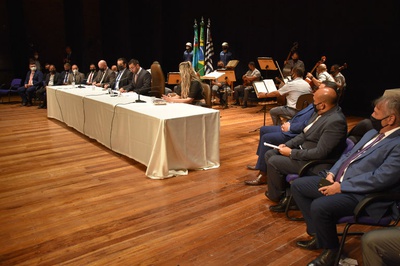 Câmara homenageia 40 pessoas e entidades de destaque para a cidade