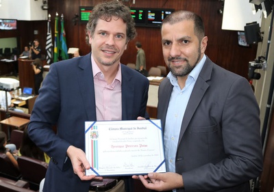 Câmara homenageia iniciativa de formar jovens para o mercado de trabalho
