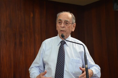 Câmara lamenta o falecimento do Doutor Tarcísio Germano de Lemos, vereador nas décadas de 1960, 1970 e 1980 Câmara lamenta o falecimento do Doutor Tarcísio Germano de Lemos, vereador nas décadas de 1960, 1970 e 1980