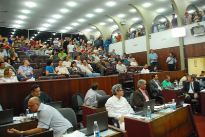 Câmara quer ouvir construtora sobre atraso