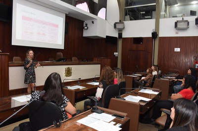 Câncer de mama é tema de palestra para servidoras