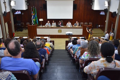 Com casa cheia, Câmara discute envelhecimento para ideias de políticas públicas