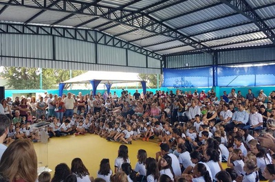 Comunidade comemora inauguração de quadra da EMEB Cesarina Fortarel, na Vila Jundiainopolis