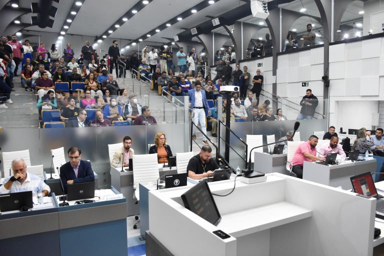 Confira o que foi discutido na Sessão da Câmara de 13 de maio