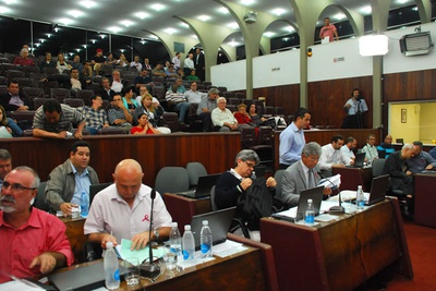 Fim do voto secreto aprovado em 1º turno