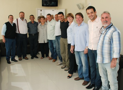 Novos eleitos comparecem à sessão