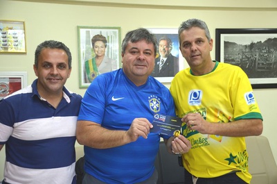 Presidente da Câmara, Gerson Sartori, recebe organizadores da Festa das Nações