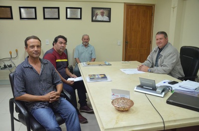 Presidente recebe organizadores da festa junina do Santa Gertrudes