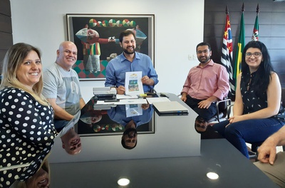 Projeto Lazer, Inclusão e Acessibilidade é apresentado ao Prefeito