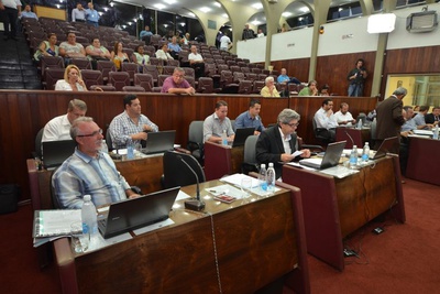 Sessão começa com a Tribuna Livre 