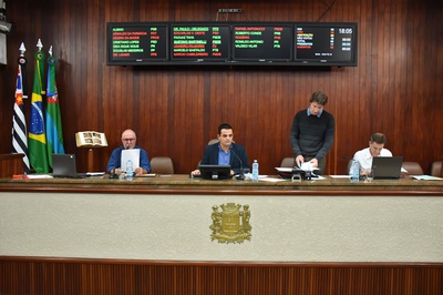 Sessão da Câmara acontece hoje, quarta (16)