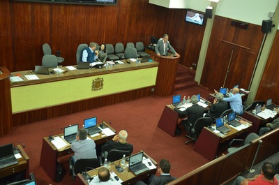 Sessão desta semana é adiada para 15 de julho