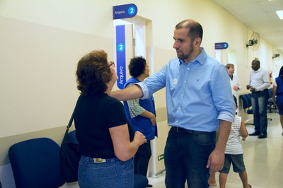 Vereador Edicarlos pede descentralização da entrega de medicamentos para o Vetor Oeste