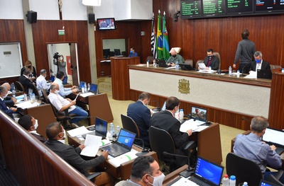 Vereadores aprovam multa para soltura de pipa com linha cortante 