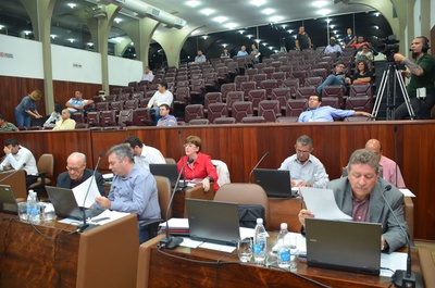 Vereadores discutem medidas de higiene em restaurantes self-service