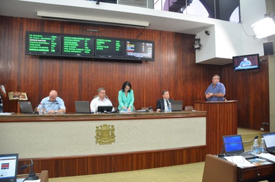 Vereadores pedem melhora no atendimento do IML