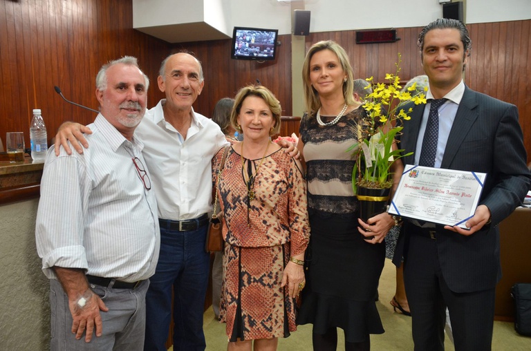 Ver. Paulo Sergio e família da homenageada Jovanessa