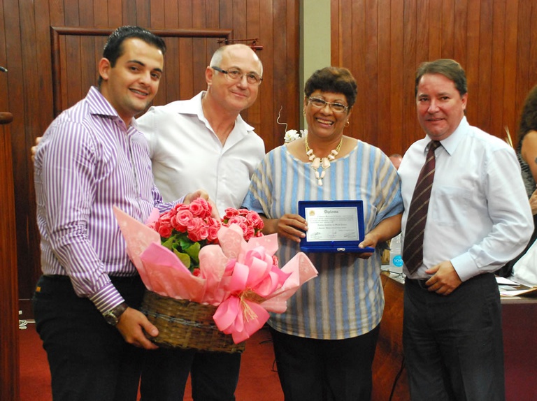 Homenagem à AMÉLIA CANDIDA DA SILVA PIVARO