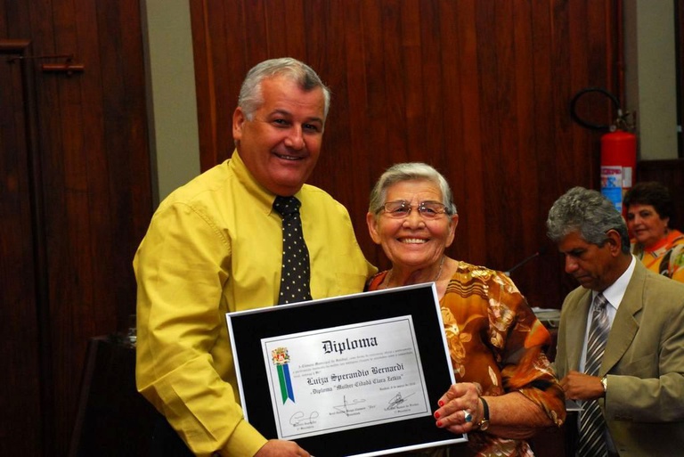 Homenagem à LUIZA SPERANDIO BERNARDI