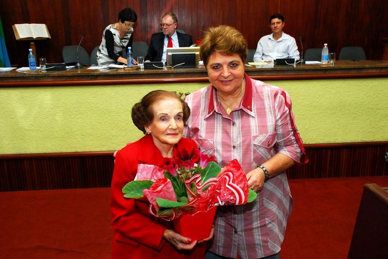 Homenagem à CÉLIA TOMANIK