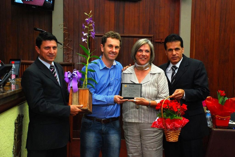 Homenagem à CÉLIA MARQUES GONZALEZ