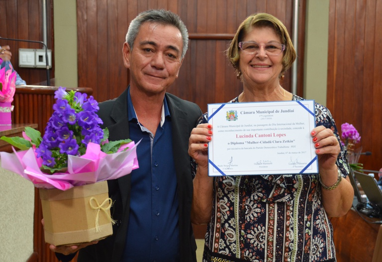 Homenagem à Lucinda Cantoni Lopes