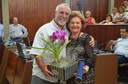 14  Vereador Paulo Sérgio Martins entrega homenagem à professora Maria de Lourdes Torres Potenza