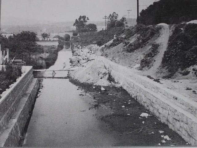 Rio Guapeva e a Ponte Torta ao fundo 2