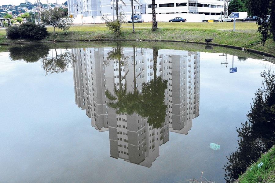 Lago da rotatória da Av. Jundiaí
