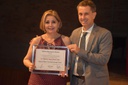 29. Ver. Leandro Palmarini entrega homenagem à  sra. Maria de Fatima Paixão Lopes