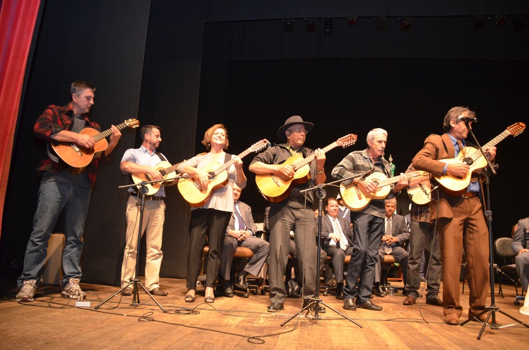 90. Apresentação artística do Corvo Campeiro com a Roda de Viola Violeiros do Japi